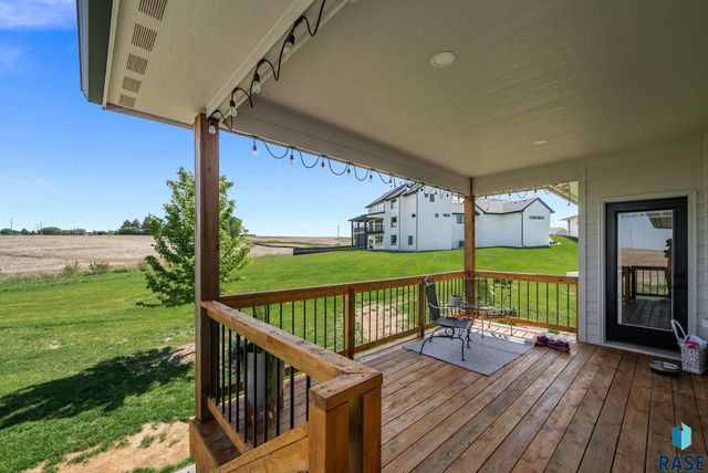 7317 E Misty Knoll Cir Circle, Sioux Falls, SD 57110