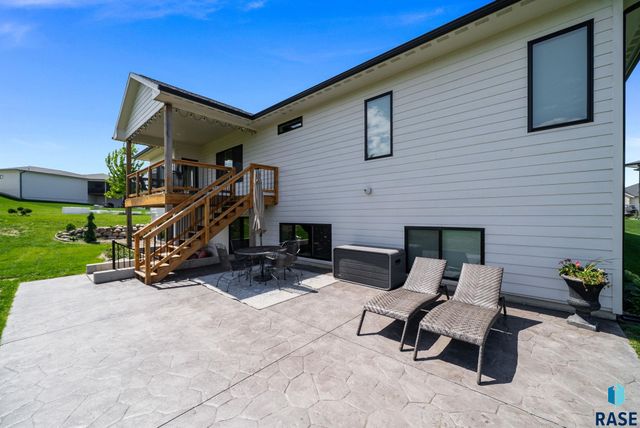7317 E Misty Knoll Cir Circle, Sioux Falls, SD 57110