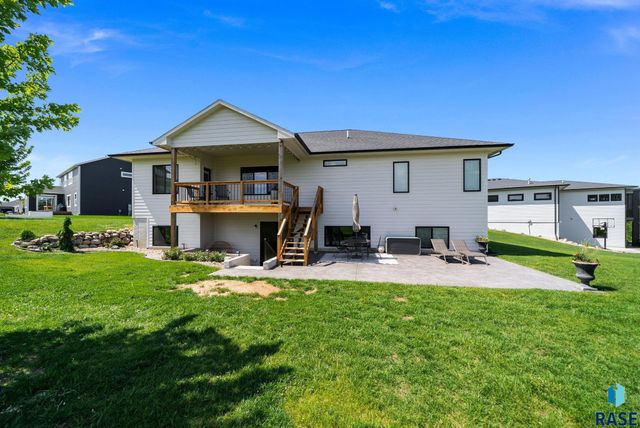 7317 E Misty Knoll Cir Circle, Sioux Falls, SD 57110