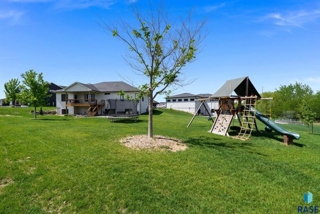 7317 E Misty Knoll Cir Circle, Sioux Falls, SD 57110