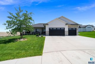 7317 E Misty Knoll Cir Circle, Sioux Falls, SD 57110