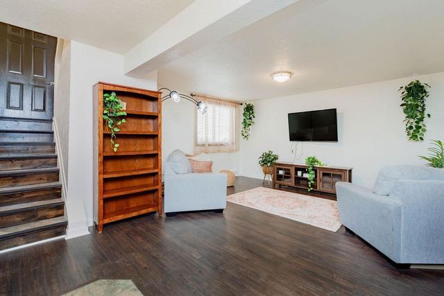 3163 17th Street S C, Fargo, ND 58103