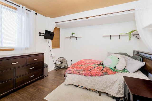 3163 17th Street S C, Fargo, ND 58103