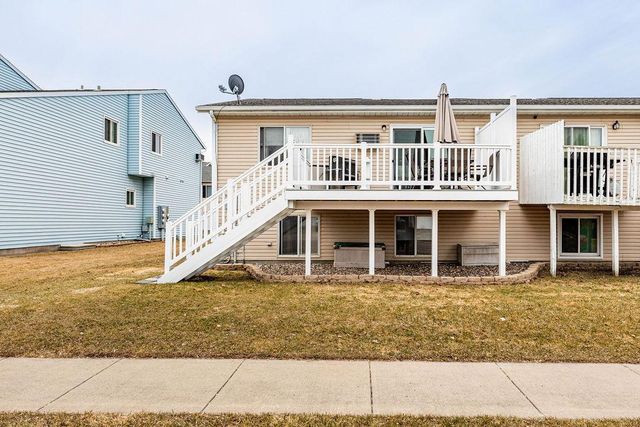 3163 17th Street S C, Fargo, ND 58103