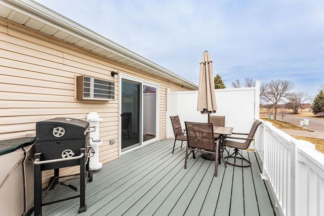 3163 17th Street S C, Fargo, ND 58103