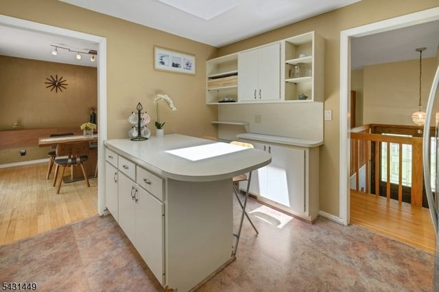 34 Bear Brook Ln, Livingston Twp., NJ 07039