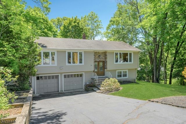 34 Bear Brook Ln, Livingston Twp., NJ 07039