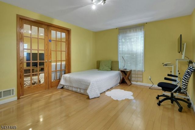 34 Bear Brook Ln, Livingston Twp., NJ 07039