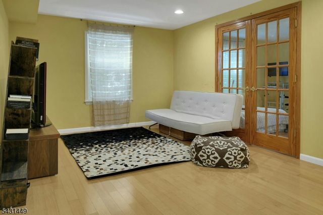 34 Bear Brook Ln, Livingston Twp., NJ 07039