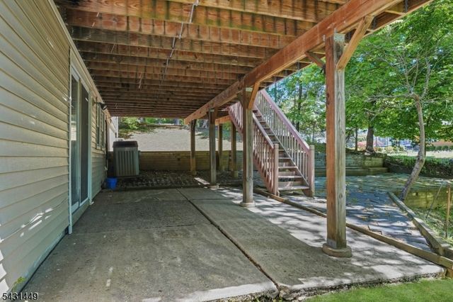 34 Bear Brook Ln, Livingston Twp., NJ 07039