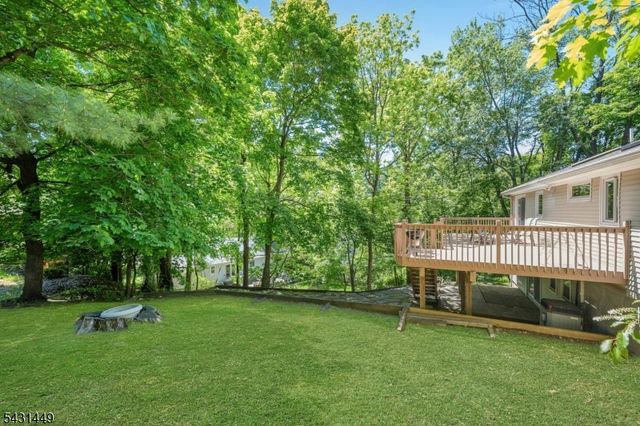 34 Bear Brook Ln, Livingston Twp., NJ 07039