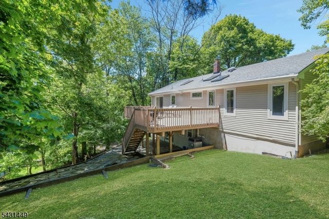 34 Bear Brook Ln, Livingston Twp., NJ 07039