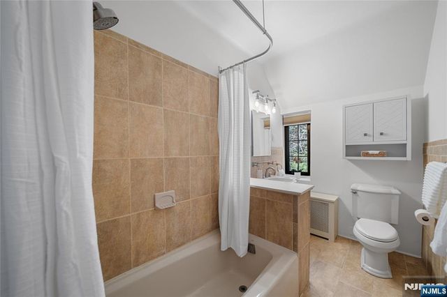 1 Byrne Lane 10, Tenafly, NJ 07670