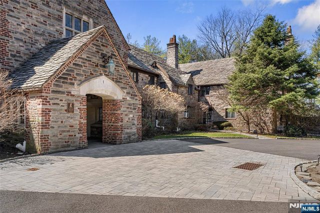 1 Byrne Lane 10, Tenafly, NJ 07670