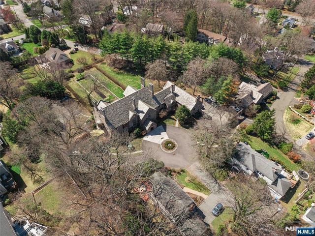 1 Byrne Lane 10, Tenafly, NJ 07670