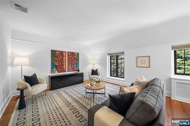 1 Byrne Lane 10, Tenafly, NJ 07670