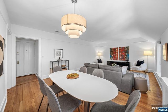 1 Byrne Lane 10, Tenafly, NJ 07670