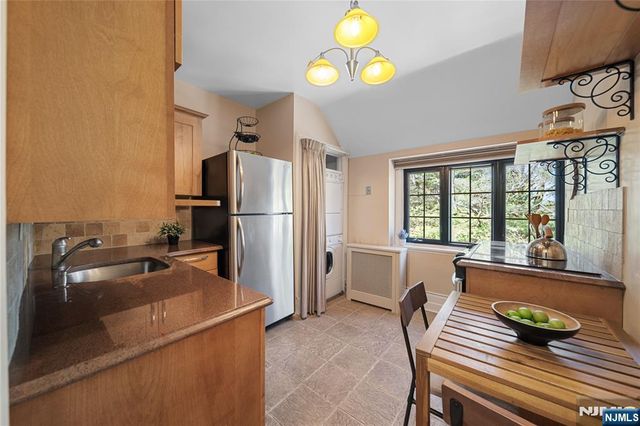 1 Byrne Lane 10, Tenafly, NJ 07670
