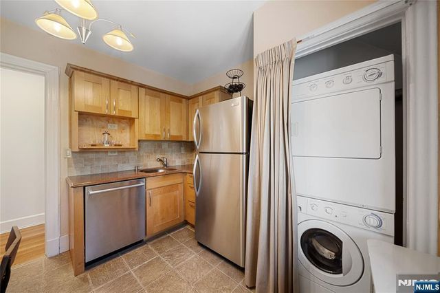 1 Byrne Lane 10, Tenafly, NJ 07670