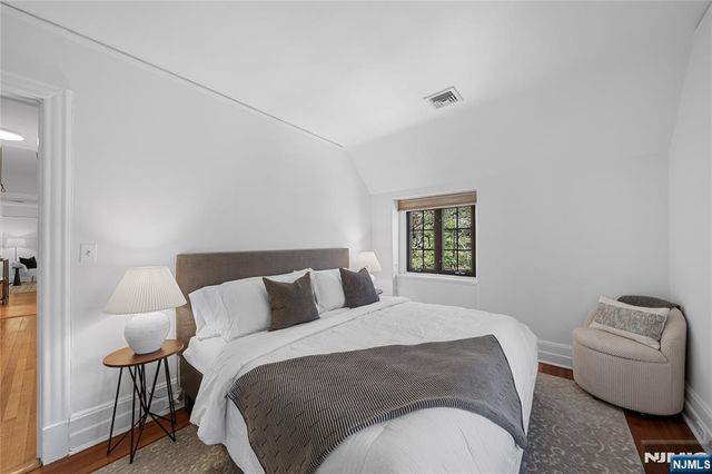 1 Byrne Lane 10, Tenafly, NJ 07670