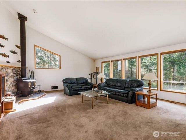2047 Briarwood Drive, Oak Harbor, WA 98277
