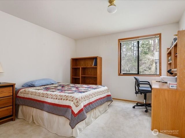 2047 Briarwood Drive, Oak Harbor, WA 98277