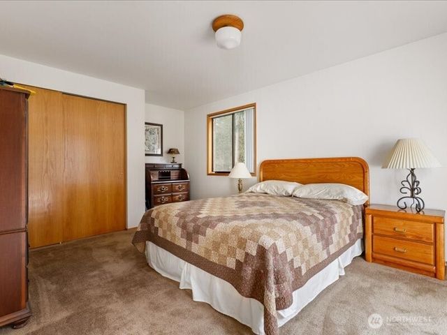 2047 Briarwood Drive, Oak Harbor, WA 98277