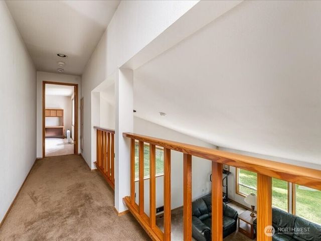 2047 Briarwood Drive, Oak Harbor, WA 98277