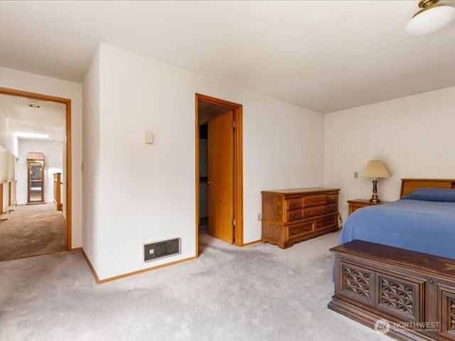 2047 Briarwood Drive, Oak Harbor, WA 98277