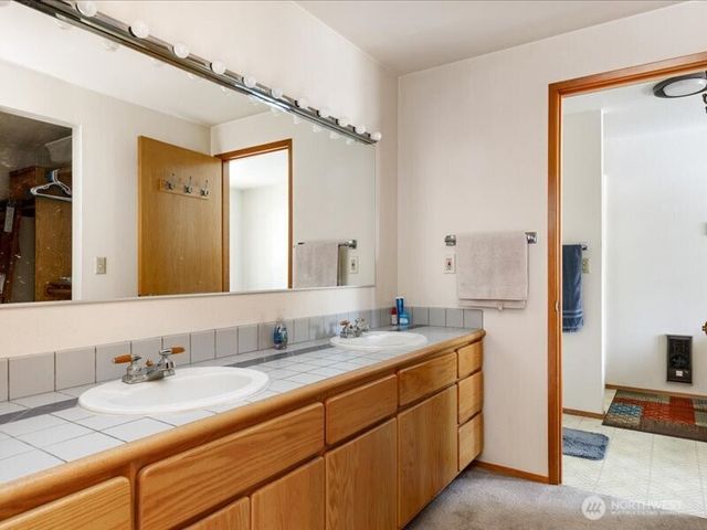 2047 Briarwood Drive, Oak Harbor, WA 98277