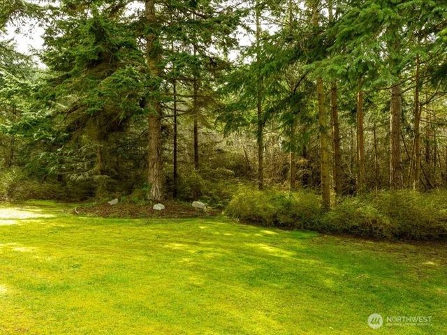 2047 Briarwood Drive, Oak Harbor, WA 98277
