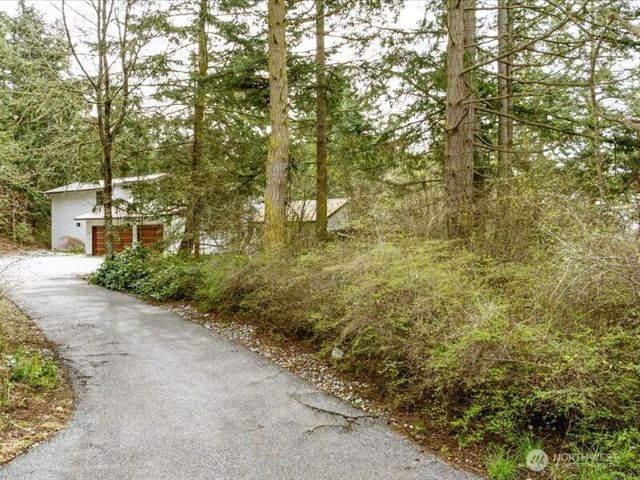 2047 Briarwood Drive, Oak Harbor, WA 98277