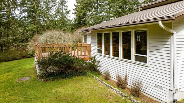 2047 Briarwood Drive, Oak Harbor, WA 98277