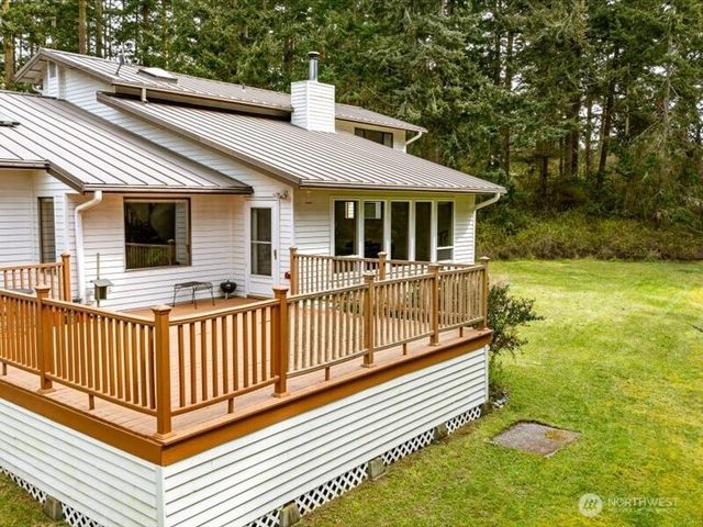 2047 Briarwood Drive, Oak Harbor, WA 98277