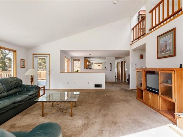 2047 Briarwood Drive, Oak Harbor, WA 98277