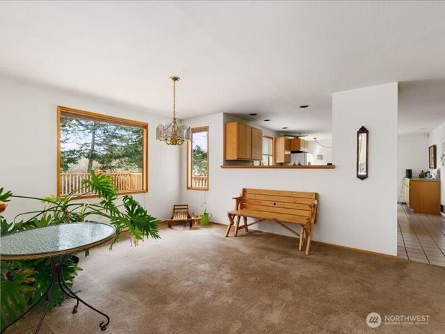 2047 Briarwood Drive, Oak Harbor, WA 98277