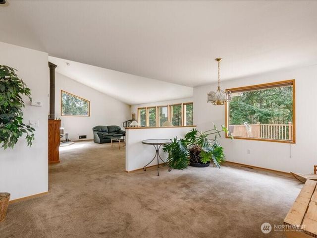 2047 Briarwood Drive, Oak Harbor, WA 98277