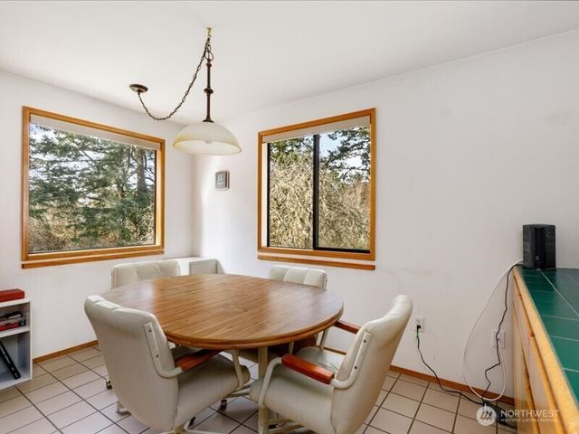 2047 Briarwood Drive, Oak Harbor, WA 98277