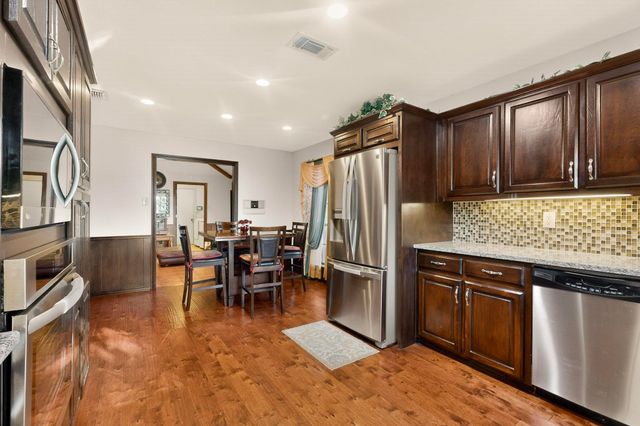 922 S Greenstone Lane, Duncanville, TX 75137