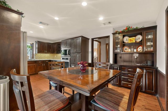 922 S Greenstone Lane, Duncanville, TX 75137