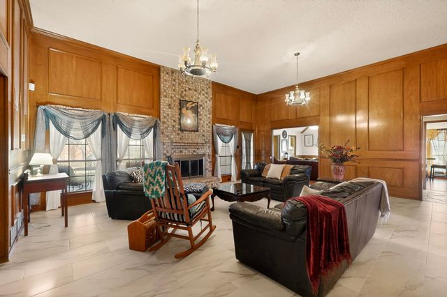 922 S Greenstone Lane, Duncanville, TX 75137