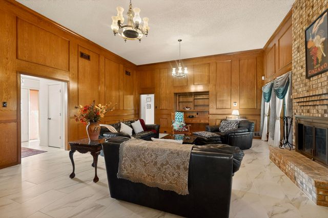 922 S Greenstone Lane, Duncanville, TX 75137