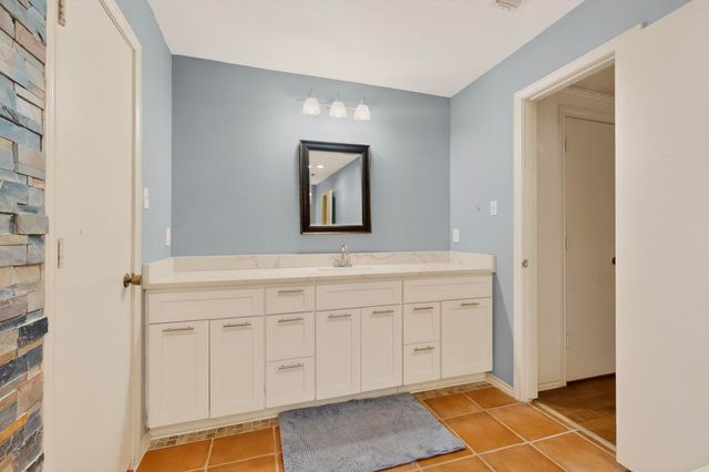 922 S Greenstone Lane, Duncanville, TX 75137