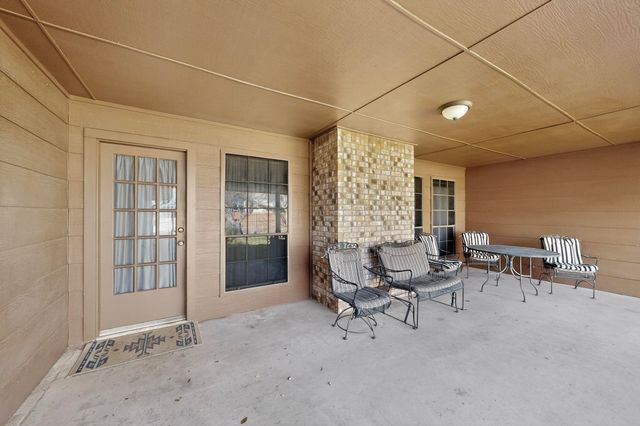 922 S Greenstone Lane, Duncanville, TX 75137