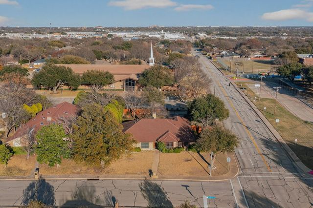 922 S Greenstone Lane, Duncanville, TX 75137