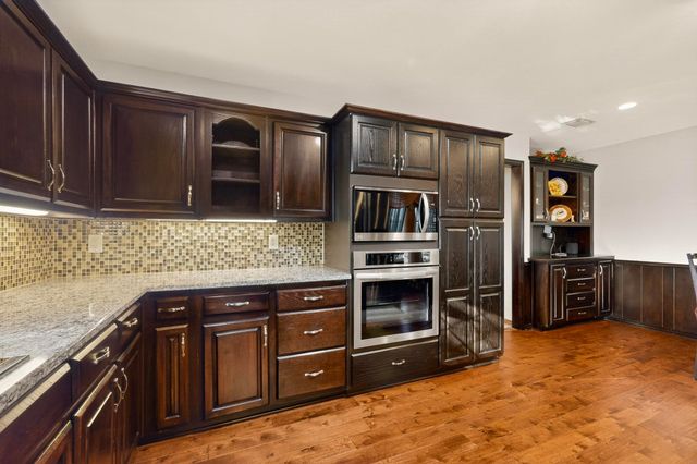 922 S Greenstone Lane, Duncanville, TX 75137