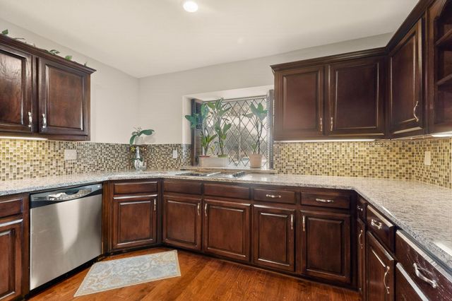 922 S Greenstone Lane, Duncanville, TX 75137