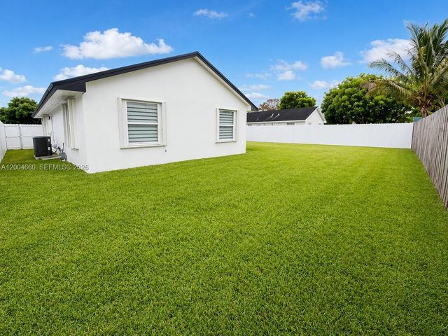 22722 SW 114th Pl, Miami, FL 33170
