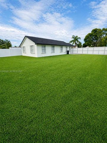22722 SW 114th Pl, Miami, FL 33170