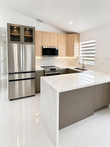 22722 SW 114th Pl, Miami, FL 33170